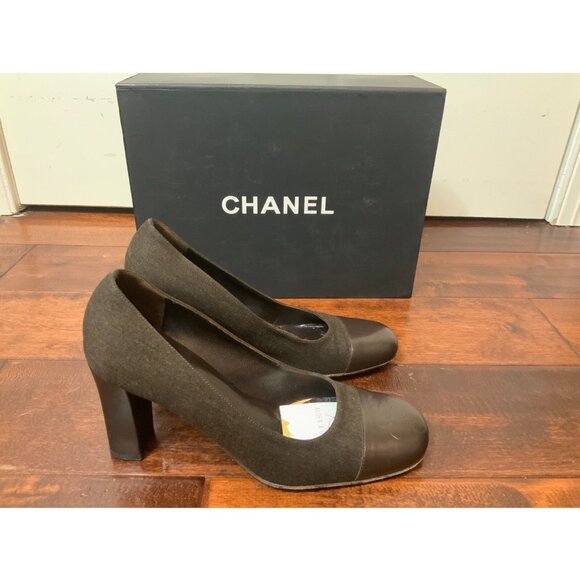CHANEL Brown Camellia CoCo CC Wool & Leather Block Heels Pumps, Size 7.5 | 37.5 - Picture 2 of 8
